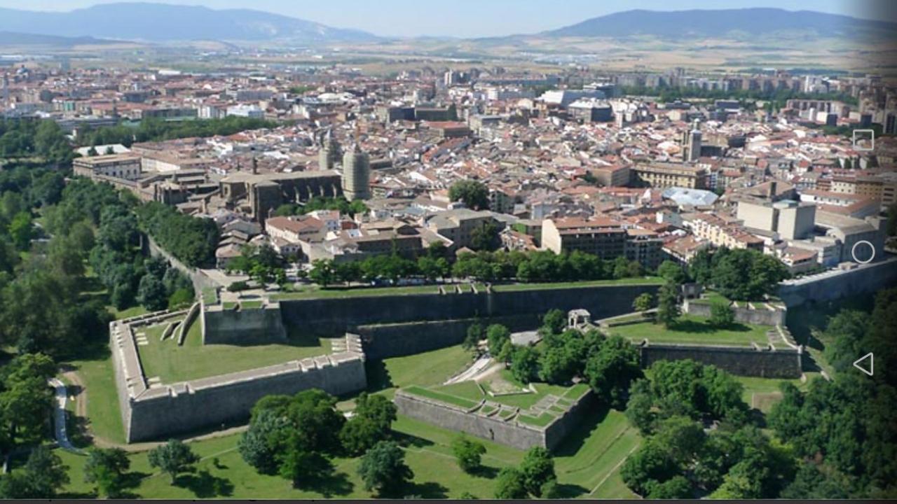 Apartamento La Terraza de Zahara Pamplona Exterior foto